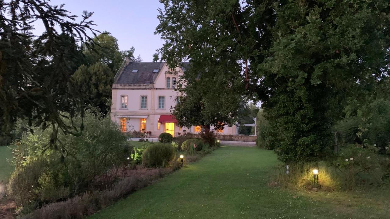 Отель Le Manoir De Bellerive Le Buisson-de-Cadouin Экстерьер фото