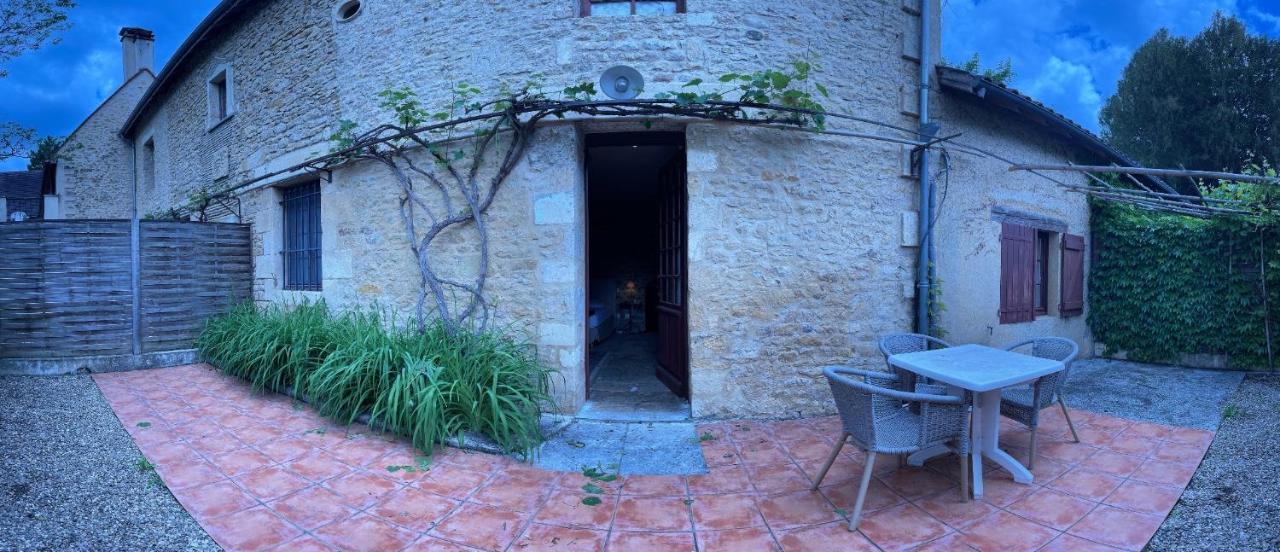 Отель Le Manoir De Bellerive Le Buisson-de-Cadouin Экстерьер фото