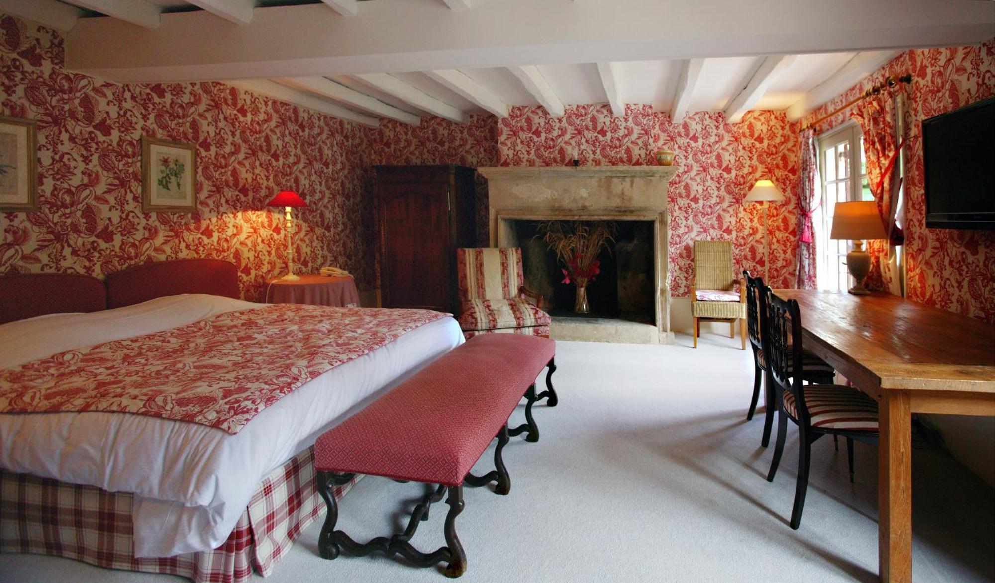 Отель Le Manoir De Bellerive Le Buisson-de-Cadouin Экстерьер фото