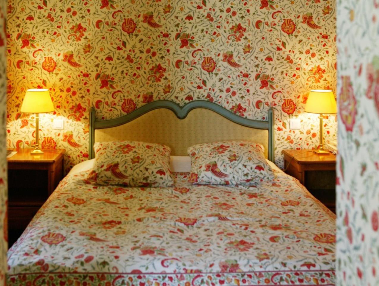 Отель Le Manoir De Bellerive Le Buisson-de-Cadouin Экстерьер фото