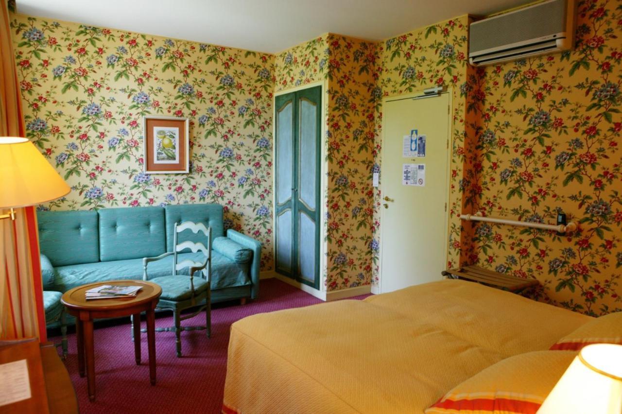 Отель Le Manoir De Bellerive Le Buisson-de-Cadouin Экстерьер фото